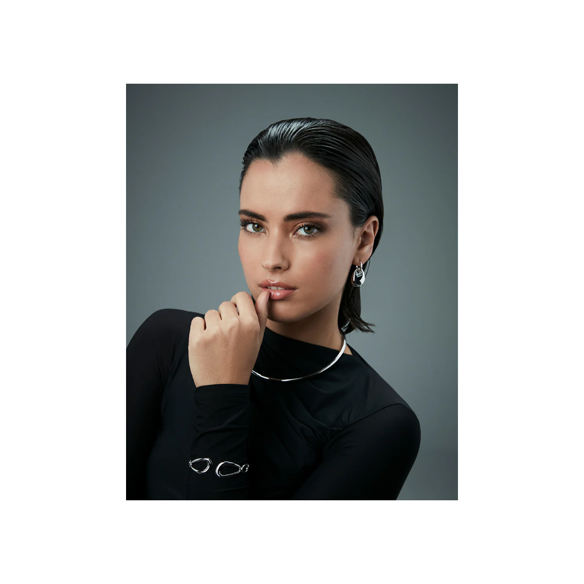 Collar Viceroy choker rígido de acero plateado con piedras naturales 75421C01000