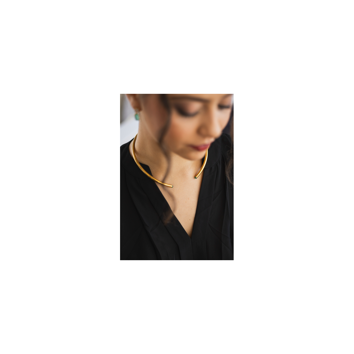 Collar Viceroy choker rígido de acero dorado con piedras naturales 75421C01012