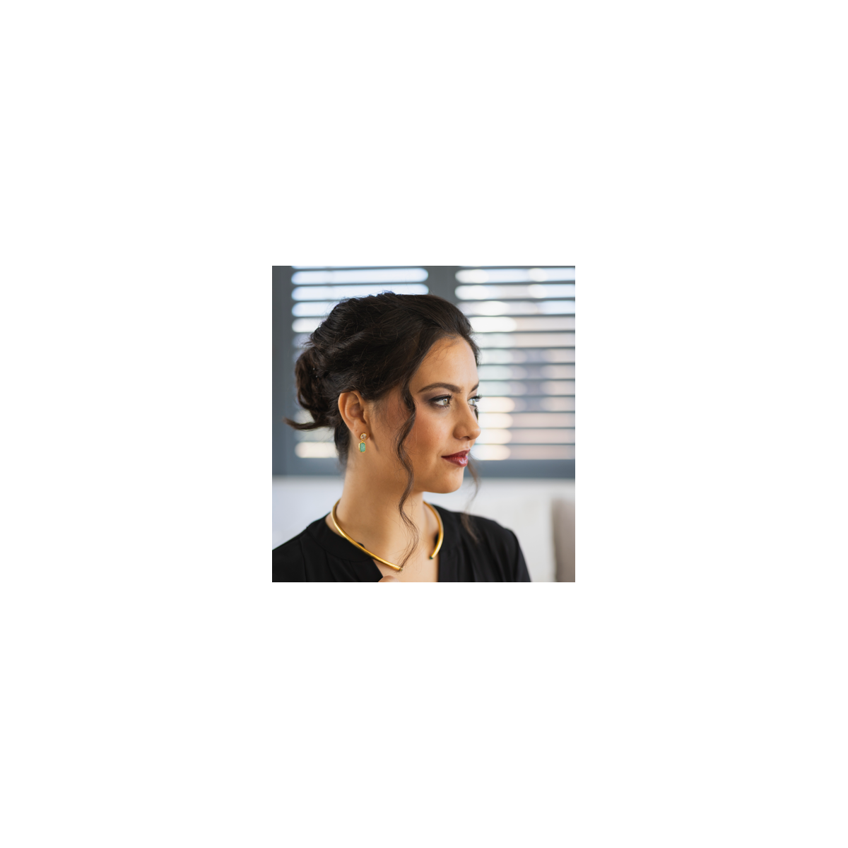 Collar Viceroy choker rígido de acero dorado con piedras naturales 75421C01012