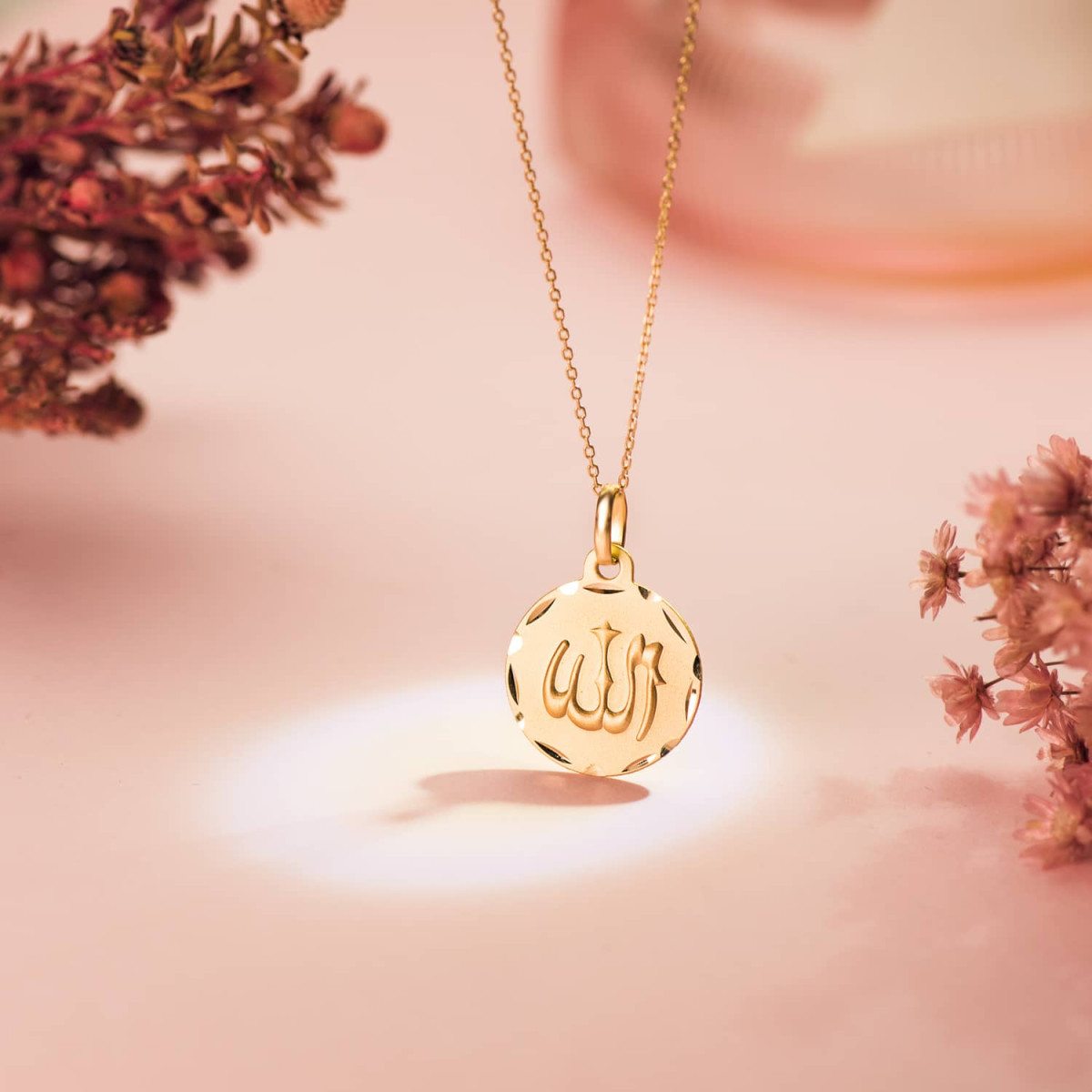 18K MEDALLA ORO AMARILLO ALÁ ES GRANDE TALLADA Y MATIZADA 16 MM