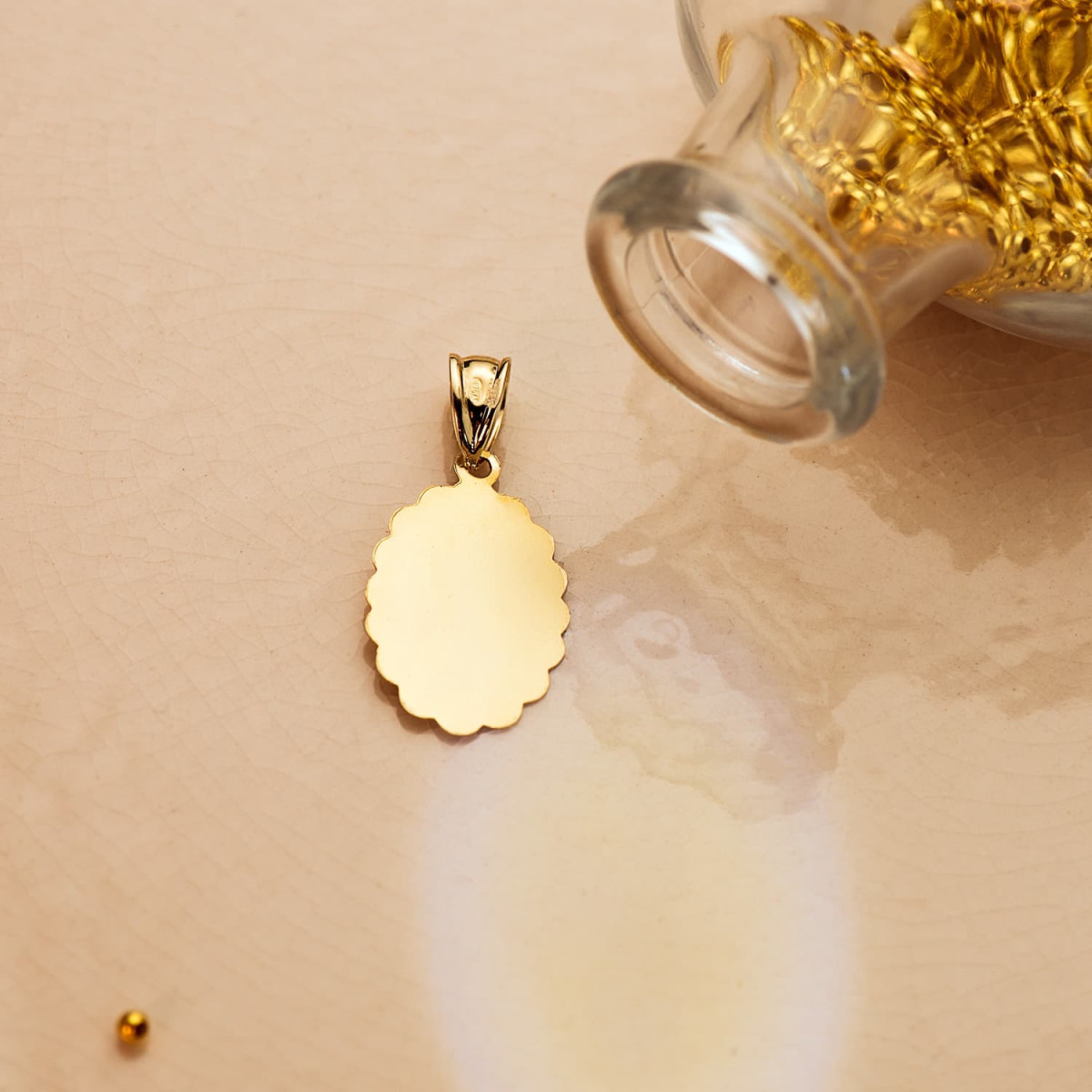 18K MEDALLA ORO AMARILLO VIRGEN DE GUADALUPE TALLA CLASICA OVAL 21X15 MM