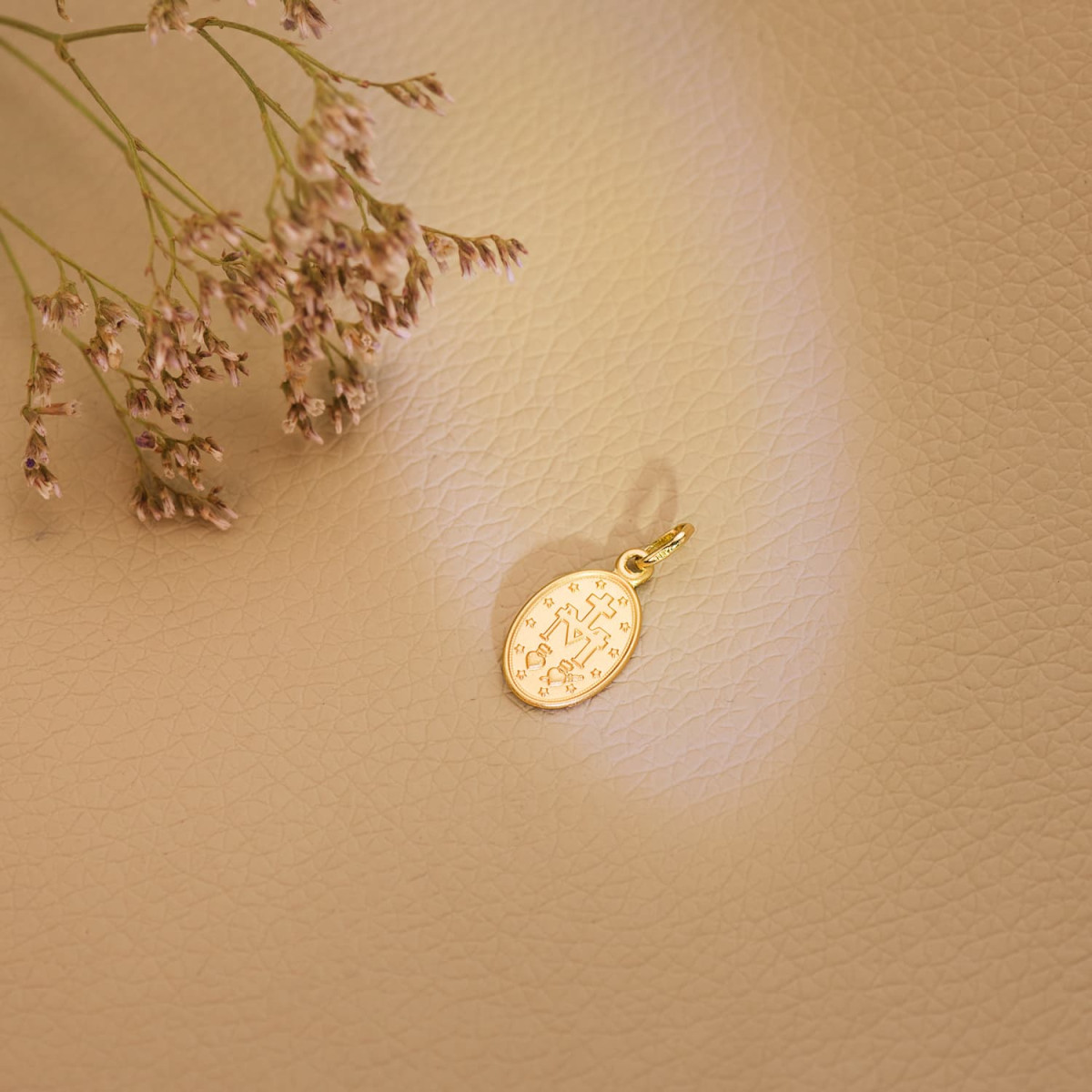 18K MEDALLA ORO AMARILLO VIRGEN MILAGROSA  OVAL 14 X 10 MM