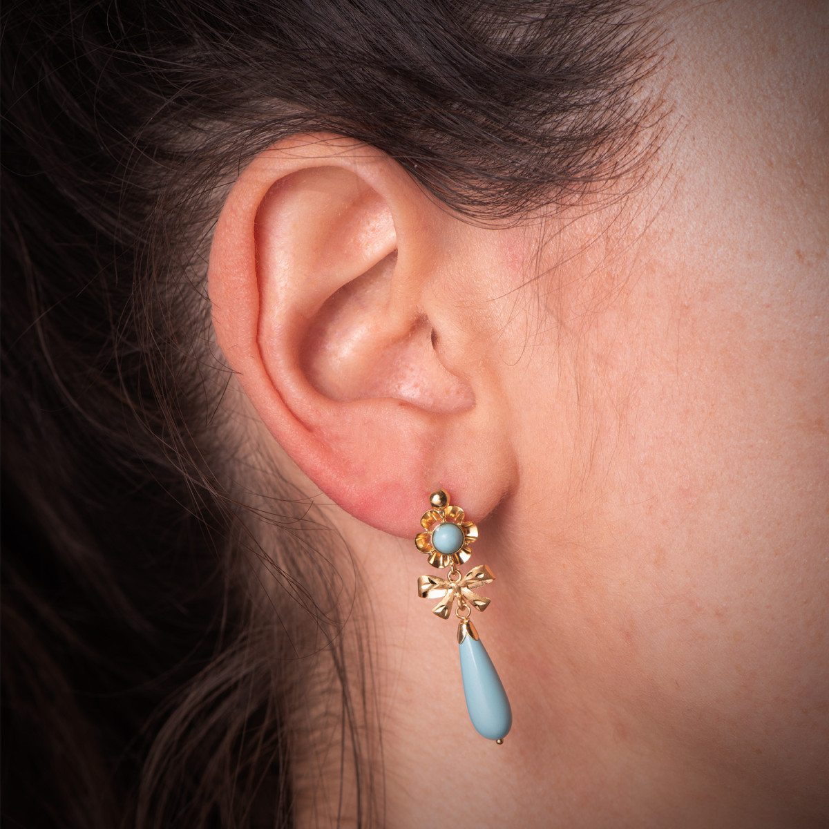 18K PENDIENTES CUBANAS ORO AMARILLO LAZO TURQUESAS. MEDIDA: 33X10 MM. CIERRE CATALAN