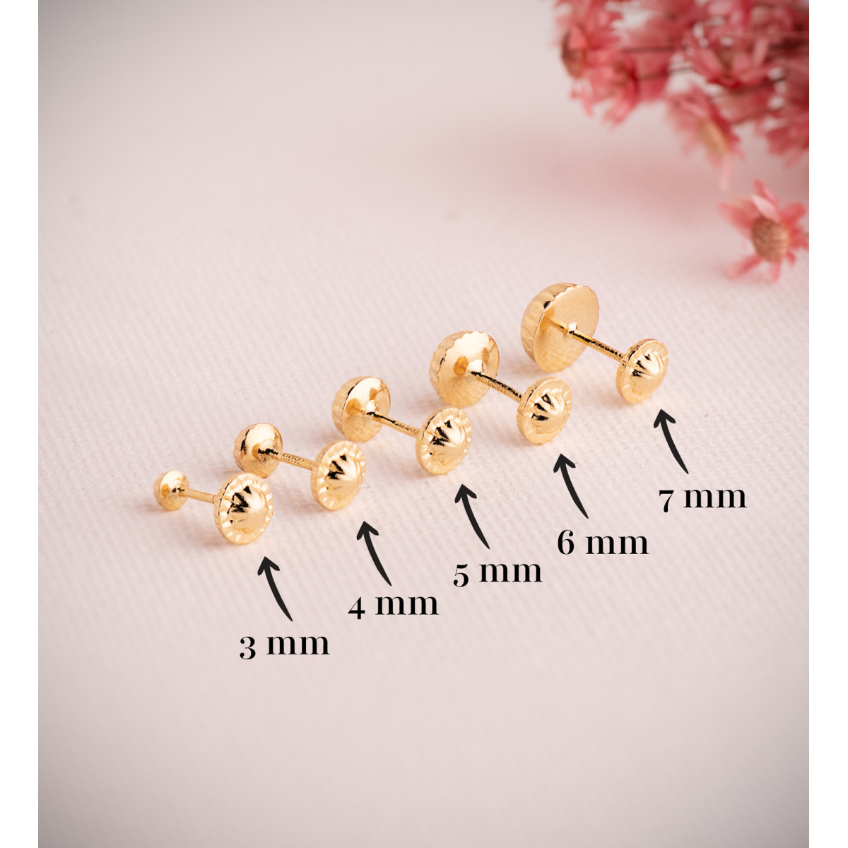 18K PENDIENTES ORO AMARILLO MEDIA BOLA TALLADA HUECA. ANCHO: 3 MM. CIERRE TUERCA