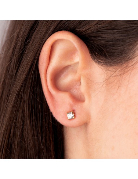 18K PENDIENTES ORO AMARILLO CIRCONITA 4MM CON 4 GARRAS. ANCHO: 4,5 MM. CIERRE TUERCA