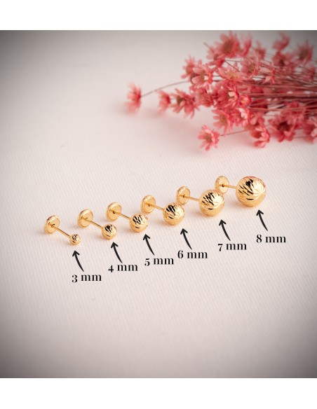18K PENDIENTES ORO AMARILLO BOLA TALLADA HUECA. ANCHO: 5 MM. CIERRE TUERCA