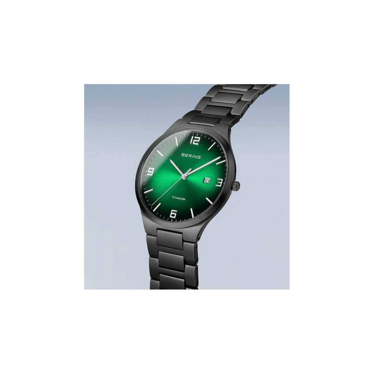 Reloj Bering de Hombre con esfera verde tornasolada y brazalete negro 15240-728