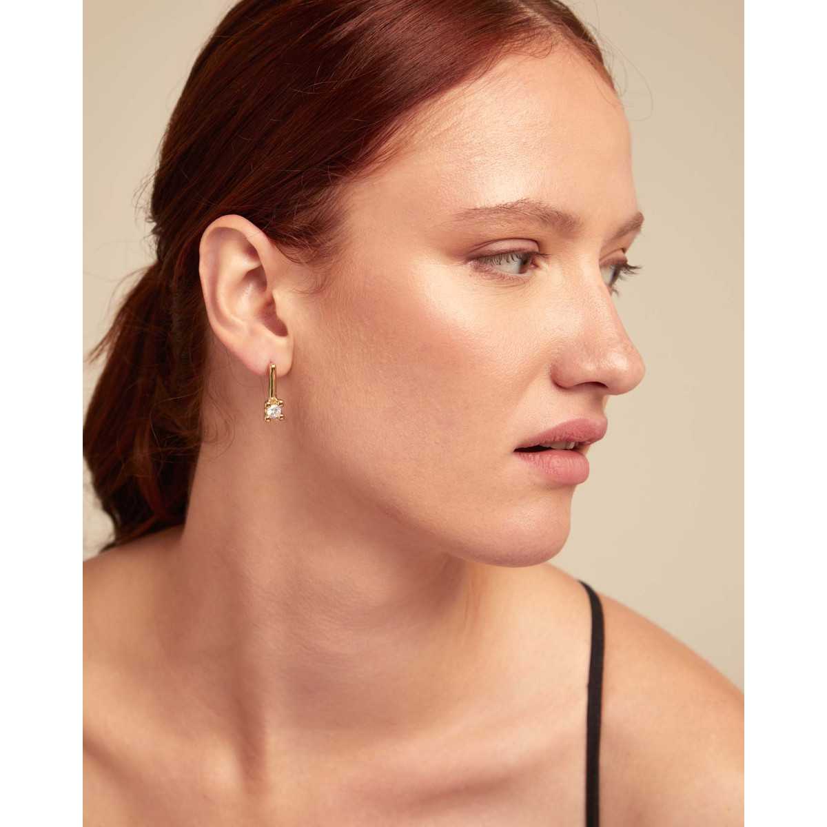 Pendientes Uno de 50 Divine. Bañado en oro de 18k PEN0952BLNORO0U